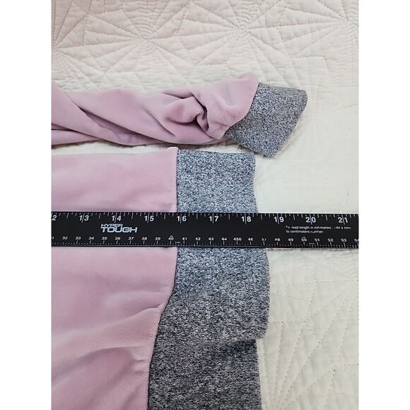 Weekend Edition Womens Small Fuzzy Hoodie 19.5x18.5 Athleisure - Picture 6 of 6